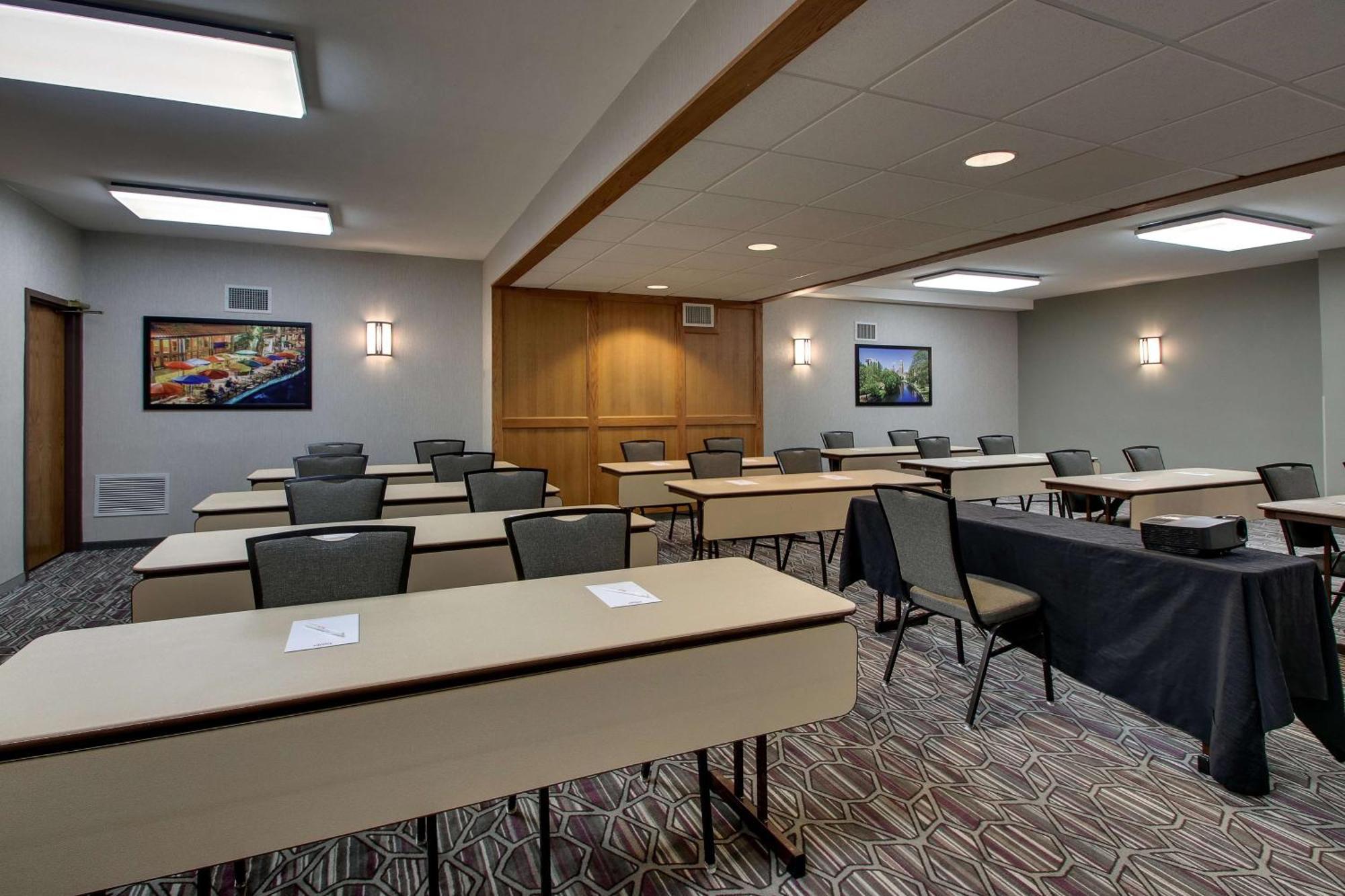 Drury Plaza Hotel San Antonio Airport מראה חיצוני תמונה