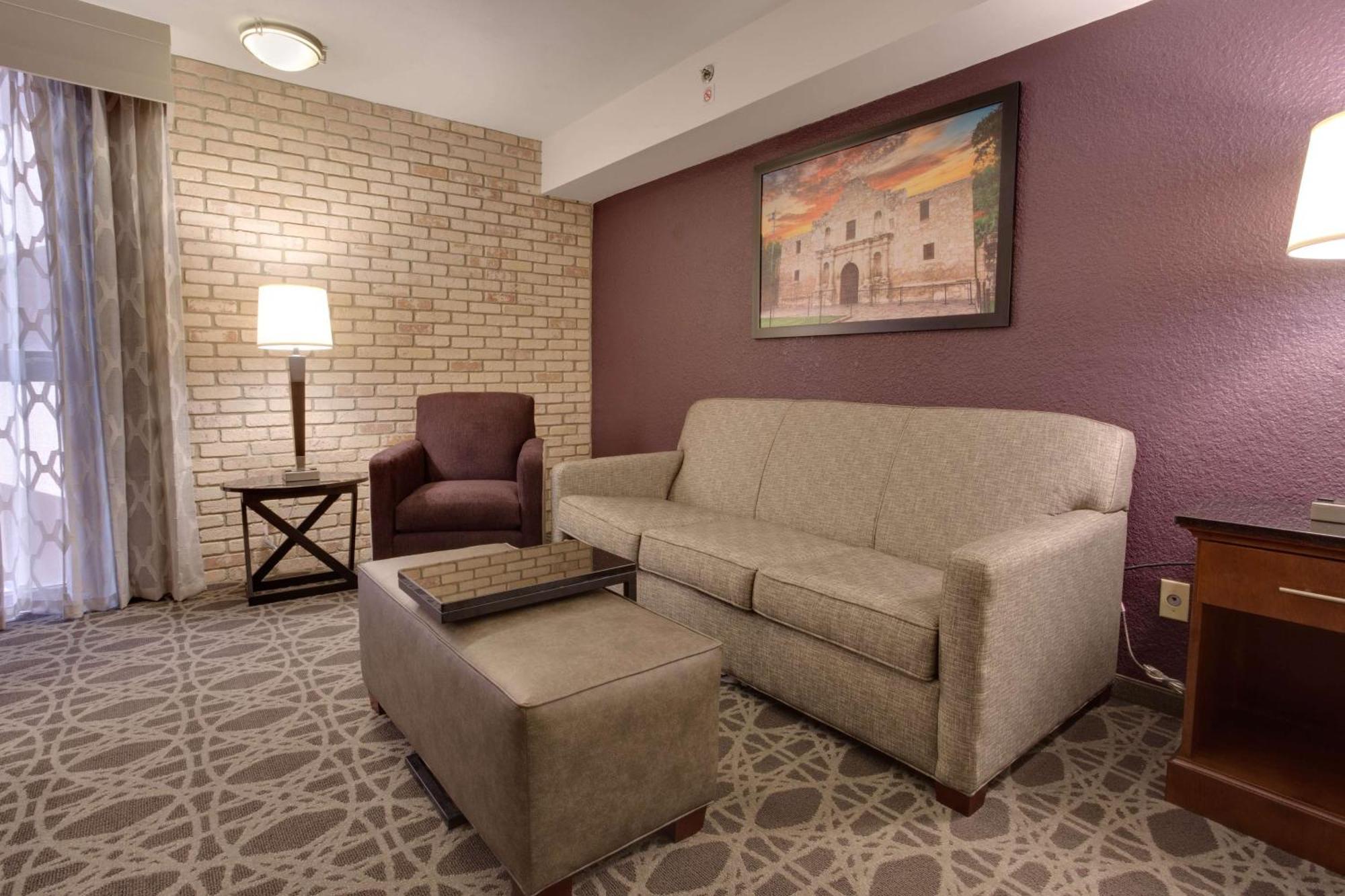 Drury Plaza Hotel San Antonio Airport מראה חיצוני תמונה