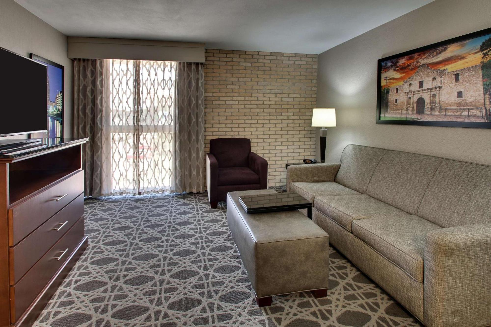 Drury Plaza Hotel San Antonio Airport מראה חיצוני תמונה