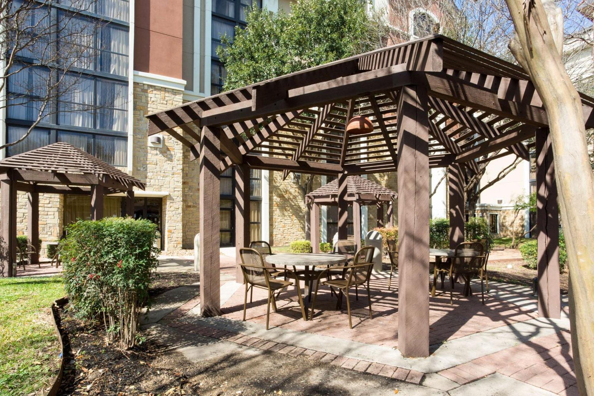 Drury Plaza Hotel San Antonio Airport מראה חיצוני תמונה